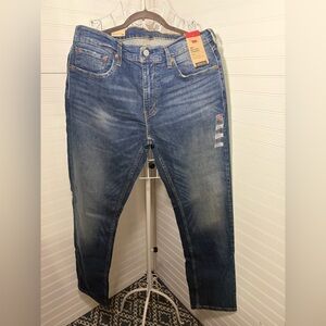 Levi's Relaxed Straight Men's Jeans in faded blue denim